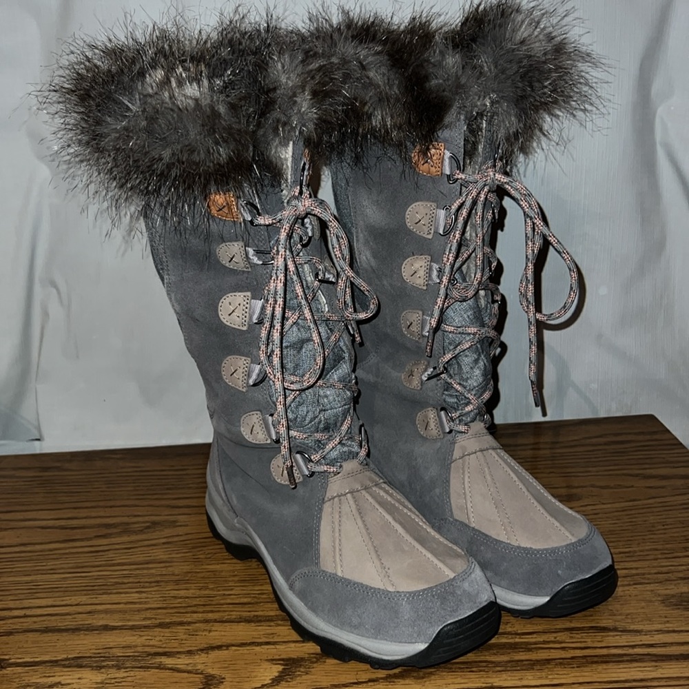 Clark’s Women’s Size 10 Grey High Winter Boots SO WARM!